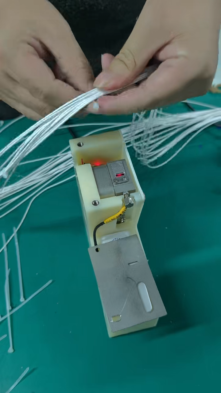 Mesin Pengikat Kabel Tetap dengan Penegangan dan Pemotongan Otomatis (Pemicu Induktif) JW-SLQ