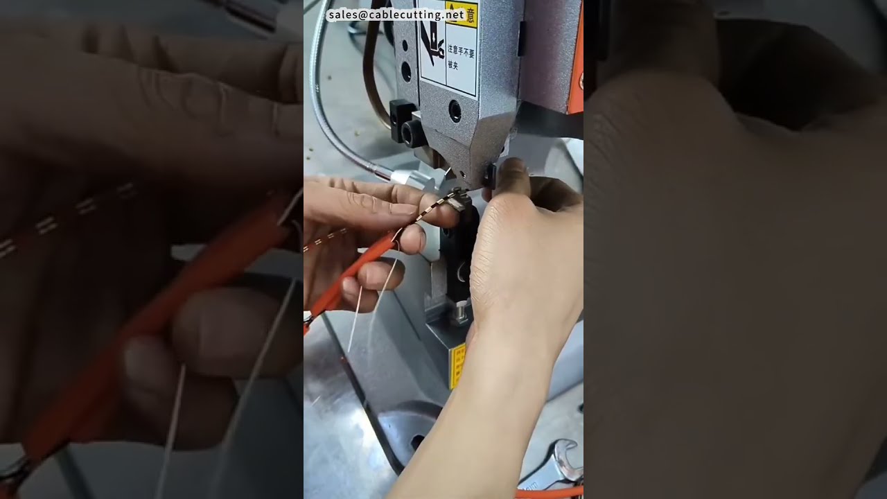 Mesin Otomatis 3-in-1 untuk Pemrosesan Kabel Data: Mid Strip, Crimp Sambungan Tembaga, Uji Kontinuitas #pabrik #cnc