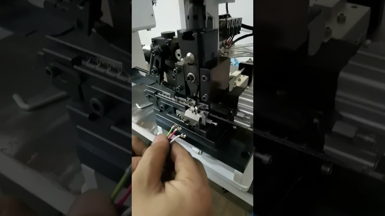 Mesin Crimping Terminal Strip Kontinu untuk Terminal Khusus 90° #pabrik #mesin