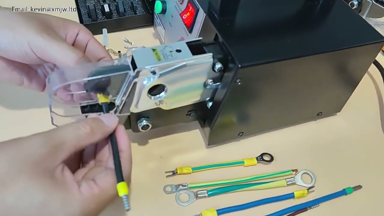Mesin Crimping Terminal Otomatis 0.25-16mm² EM-6B1/EM-6B2 dengan Set Die yang Dapat Diganti