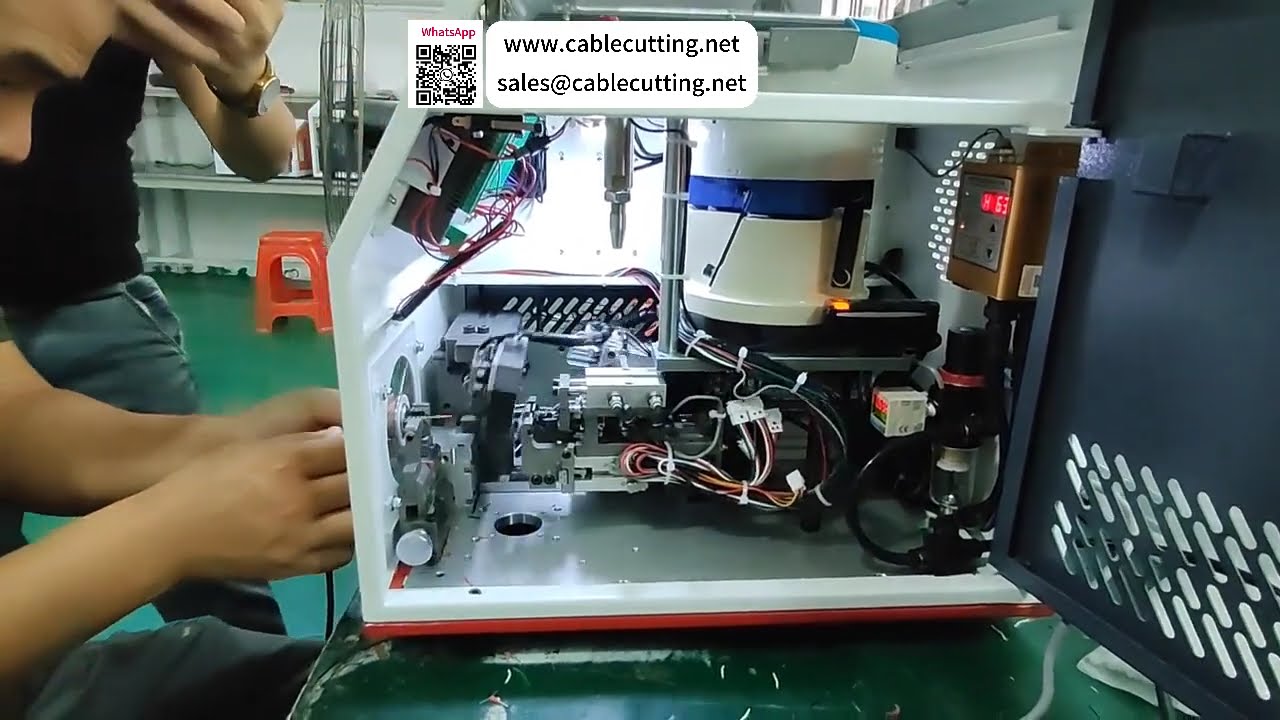 Mesin Crimping Terminal Tubular Berisolasi Presisi Tinggi untuk Pemrosesan Harness Kabel 0,3mm²