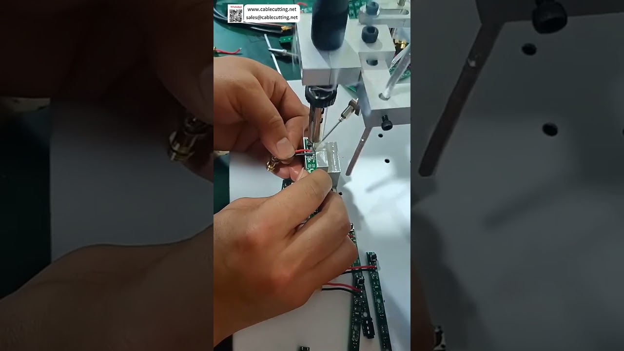 Mesin Soldering Kawat Semi Auto  Soldering Sudut Titik Tunggal untuk Terminal yang Sulit Dijangkau