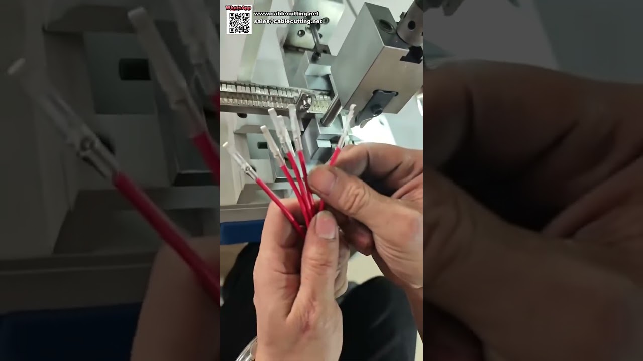 Mesin Crimping Terminal Pengumpan Mangkok Bergetar Pemrosesan Kabel Otomatis Presisi